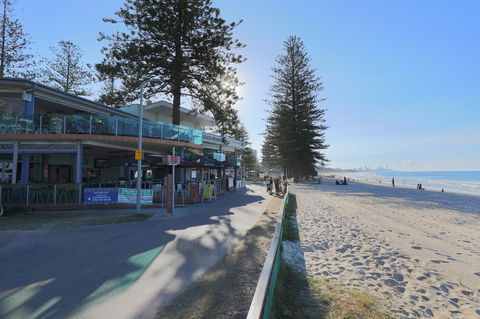 Pacific Regis Beachfront Holiday Apartments - Accommodation Melbourne 17