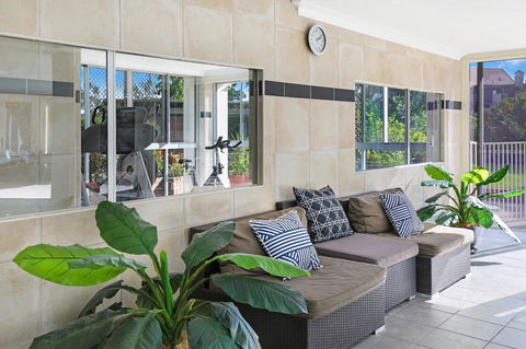 Pacific Regis Beachfront Holiday Apartments - Accommodation Melbourne 7