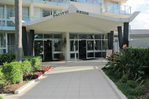 Pacific Regis Beachfront Holiday Apartments - Accommodation Melbourne 10