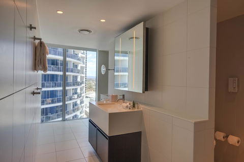 Hilton Surfers Paradise Hotel & Residences - Accommodation Melbourne 3