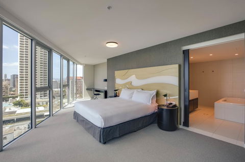 Hilton Surfers Paradise Hotel & Residences - Accommodation Melbourne 14