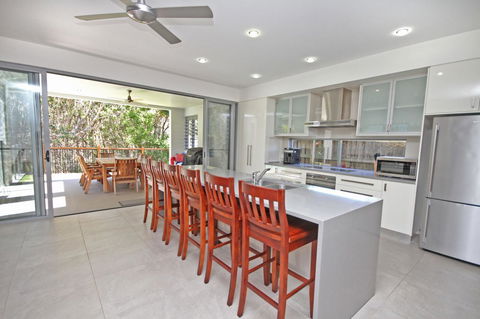 48 Boardrider Crescent, Mt Coolum - Pet Friendly, WiFi, Linen Incl. 500 BOND - Accommodation Melbourne 2
