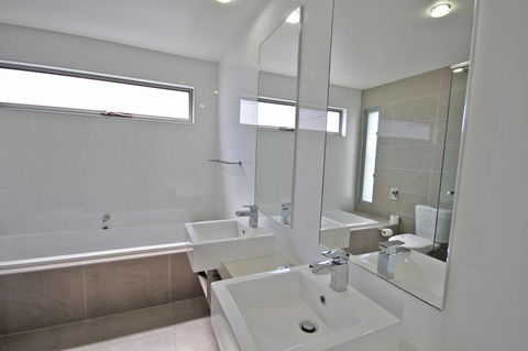 48 Boardrider Crescent, Mt Coolum - Pet Friendly, WiFi, Linen Incl. 500 BOND - Accommodation Melbourne 8