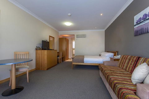 Eastgate On The Range Motel - Accommodation Melbourne 4