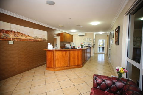 Roma Explorers Inn - Melbourne 4u 5