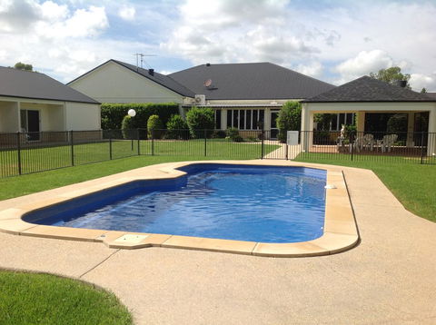Roma Explorers Inn - Melbourne 4u 9