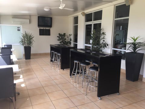 Roma Explorers Inn - Melbourne 4u 24