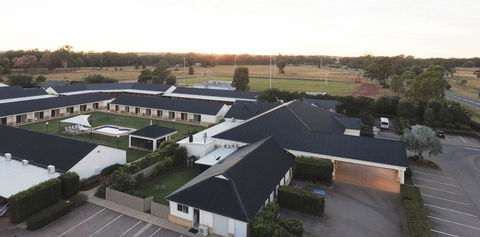 Roma Explorers Inn - Melbourne 4u 3