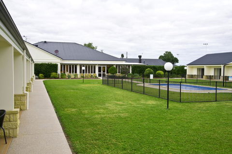Roma Explorers Inn - Melbourne 4u 7