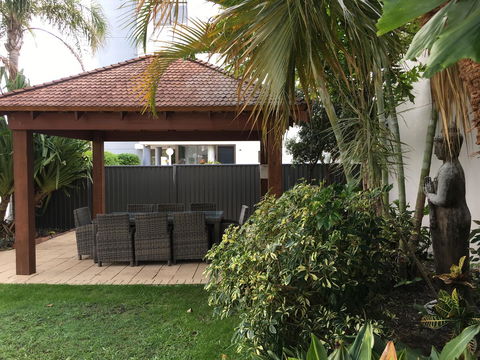 Burleigh Palms Holiday Apartments - Accommodation Melbourne 22