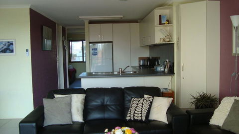 Burleigh Palms Holiday Apartments - Accommodation Melbourne 39