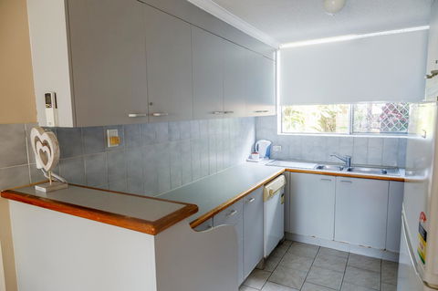 Crystal Beachfront Apartments - Accommodation Melbourne 14