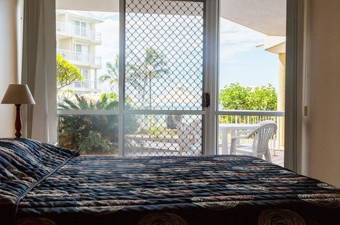 Crystal Beachfront Apartments - Accommodation Melbourne 40