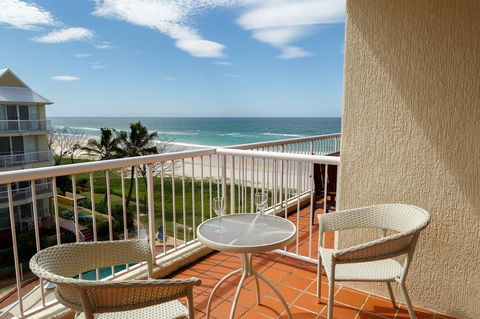 Crystal Beachfront Apartments - Accommodation Melbourne 3