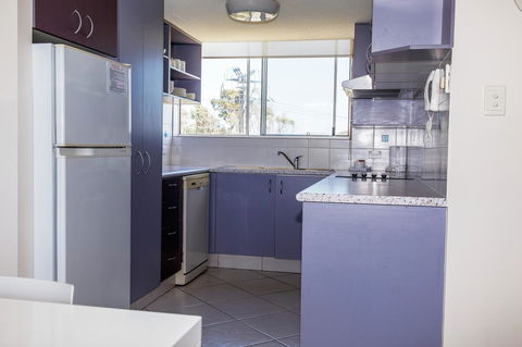 Crystal Beachfront Apartments - Accommodation Melbourne 28