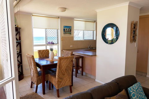 Crystal Beachfront Apartments - Accommodation Melbourne 15