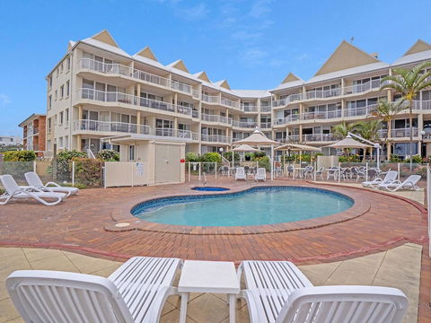 Crystal Beachfront Apartments - Accommodation Melbourne 34