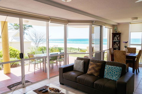Crystal Beachfront Apartments - Accommodation Melbourne 39