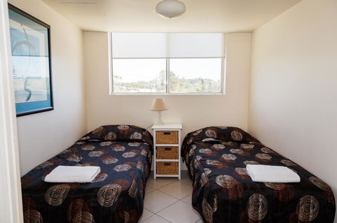 Crystal Beachfront Apartments - Accommodation Melbourne 26
