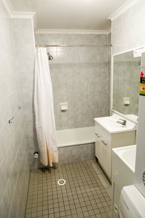 Crystal Beachfront Apartments - Accommodation Melbourne 10