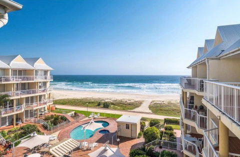 Crystal Beachfront Apartments - Accommodation Melbourne 0