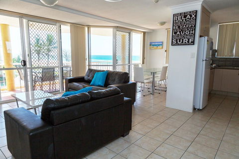 Crystal Beachfront Apartments - Accommodation Melbourne 5