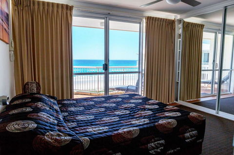 Crystal Beachfront Apartments - Accommodation Melbourne 41