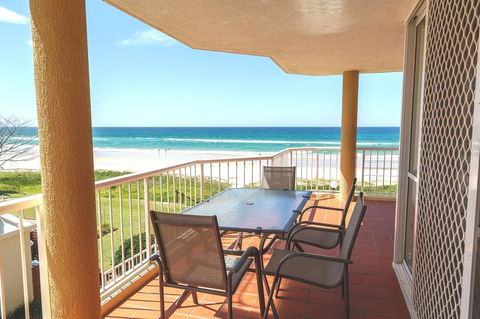 Crystal Beachfront Apartments - Accommodation Melbourne 17