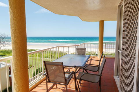 Crystal Beachfront Apartments - Accommodation Melbourne 11
