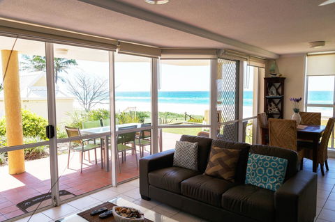 Crystal Beachfront Apartments - Accommodation Melbourne 13