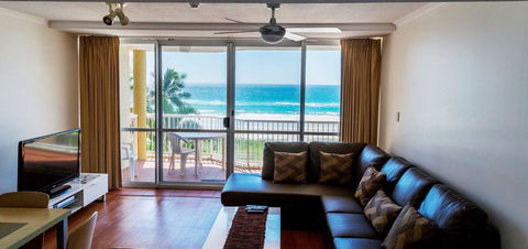 Crystal Beachfront Apartments - Accommodation Melbourne 43