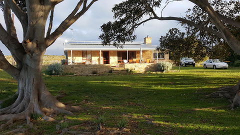 Ratcliff Cottage - Accommodation Melbourne 1