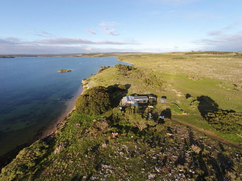 Ratcliff Cottage - Accommodation Melbourne 0