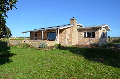 Ratcliff Cottage - Accommodation Melbourne 7
