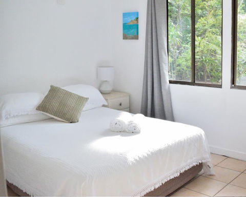 1 Min. Walk To Beach Horeseshoe Bay Holiday Units - Accommodation Melbourne 0