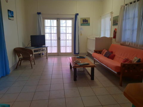 Arcadia Beach Guest House And Car Hire - Accommodation Melbourne 30
