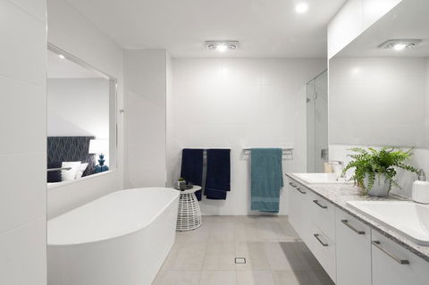 Luxury Canal Front Holiday House - Melbourne 4u 15