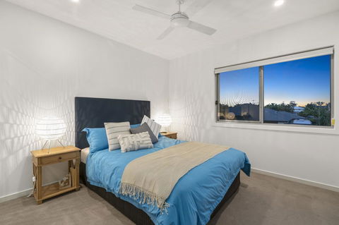 Luxury Canal Front Holiday House - Melbourne 4u 1