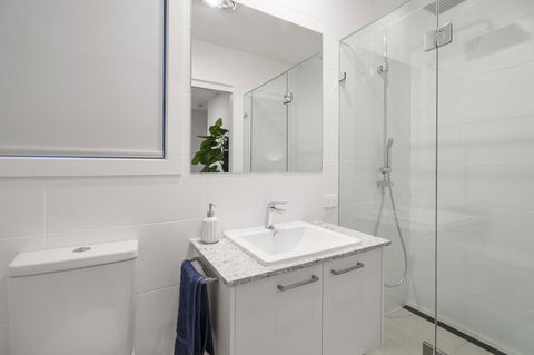 Luxury Canal Front Holiday House - Melbourne 4u 11