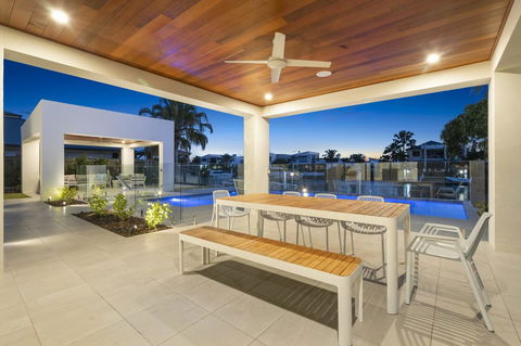 Luxury Canal Front Holiday House - Melbourne 4u 14