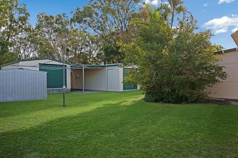 Lowset, Pet Friendly Cottage - Sunset Ave, Bongaree - Accommodation Melbourne 10