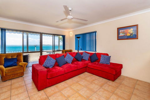 Fantastic Views From This Top Floor Unit! - Accommodation Melbourne 0