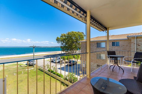 Fantastic Views From This Top Floor Unit! - Accommodation Melbourne 14