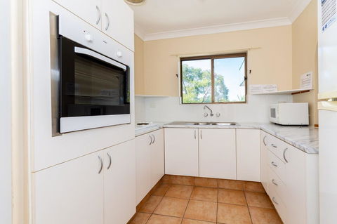 Fantastic Views From This Top Floor Unit! - Accommodation Melbourne 13
