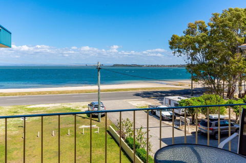 Fantastic Views From This Top Floor Unit! - Accommodation Melbourne 4