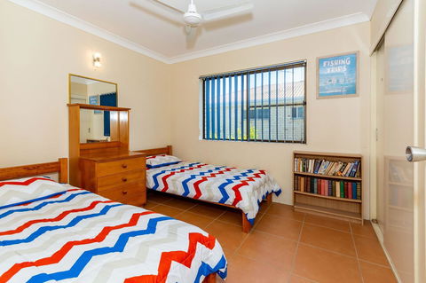 Fantastic Views From This Top Floor Unit! - Accommodation Melbourne 7