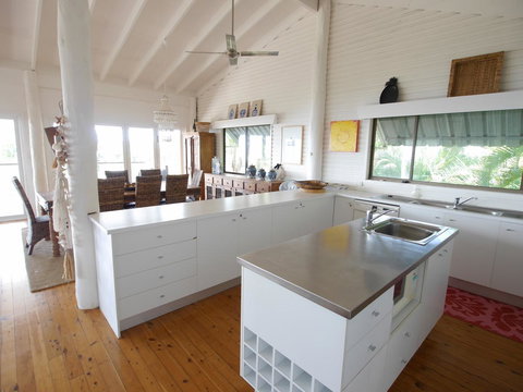 Annie's White House - Accommodation Melbourne 10