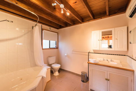 Parnella Adventure Bay, Bruny Island - Accommodation Melbourne 9