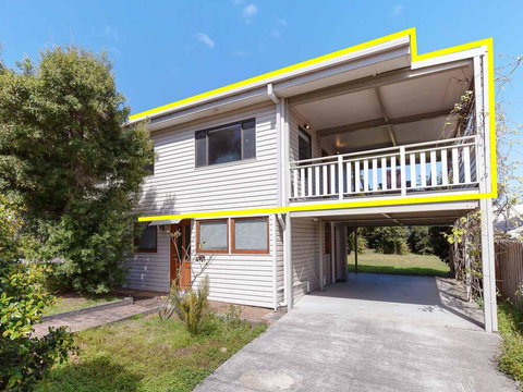 'Beach Break 1', 1/10 Lionel Street - Upstairs Unit With Aircon - Accommodation Melbourne 0