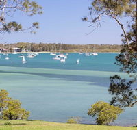 'Corlette Waterfront' 2/44 Danalene Parade - Waterfront Luxury WIFI Aircon Boat Parking - Accommodation Melbourne